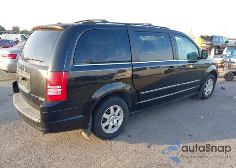 2010 Chrysler Town & Country Touring from USA, damaged, VIN 2A4RR5D10AR432408